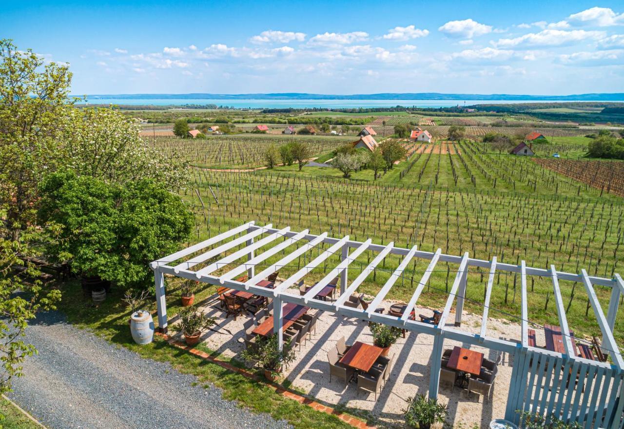Tagyon Birtok Mandula Apartmanhaz Luaran gambar