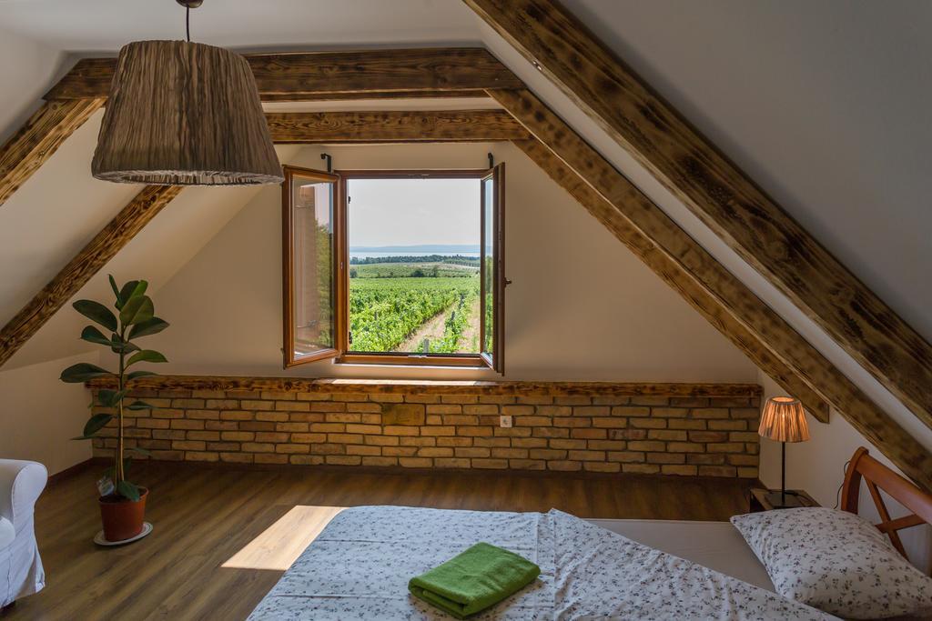 Tagyon Birtok Mandula Apartmanhaz Bilik gambar